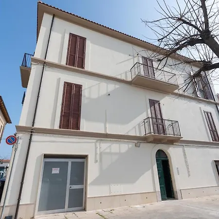 Piazza Verdi Sp Roseto New 公寓